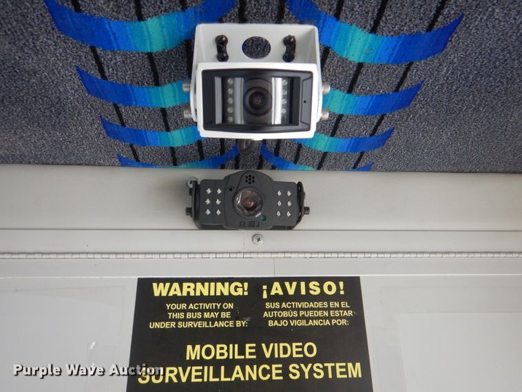 image for item HW9834 2016 Ford E450  shuttle bus