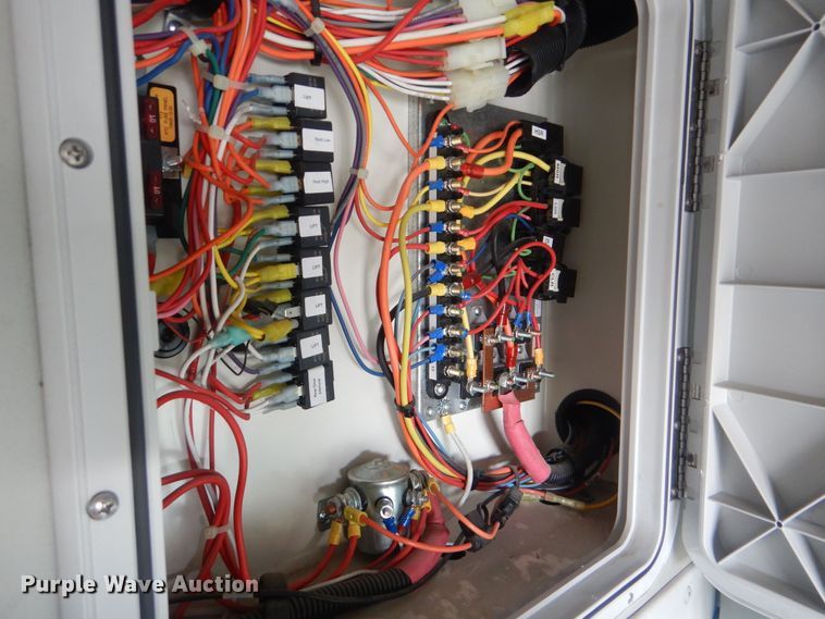 image for item HW9834 2016 Ford E450  shuttle bus