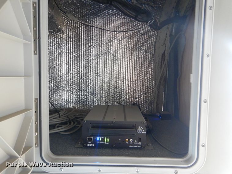 image for item HW9834 2016 Ford E450  shuttle bus