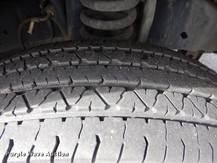 image for item HW9834 2016 Ford E450  shuttle bus