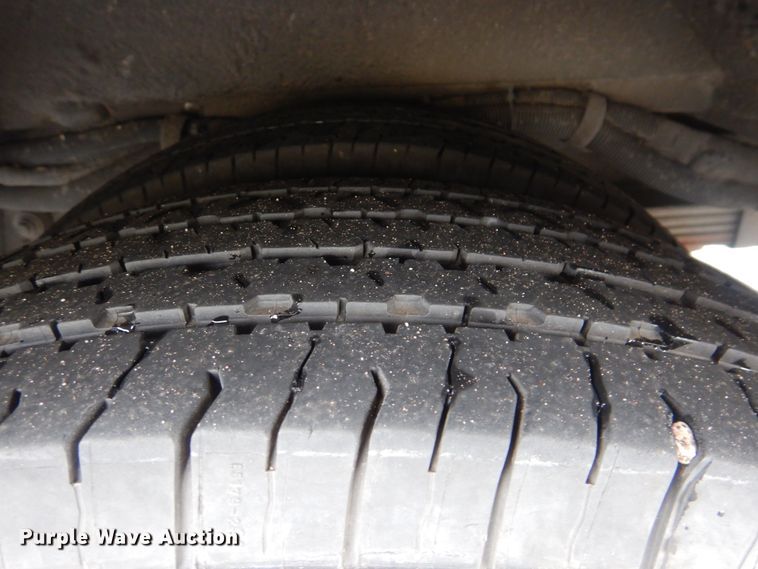 image for item HW9834 2016 Ford E450  shuttle bus