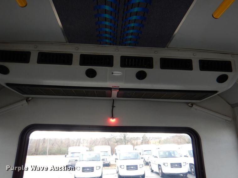 image for item HW9835 2014 Ford E450  shuttle bus