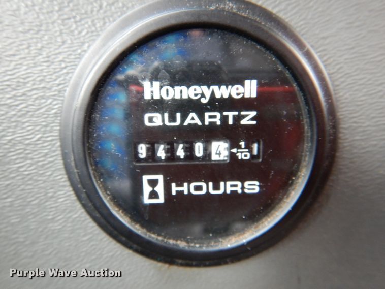 image for item HW9835 2014 Ford E450  shuttle bus