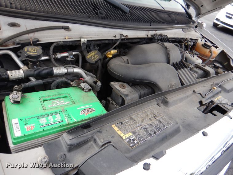 image for item HW9835 2014 Ford E450  shuttle bus