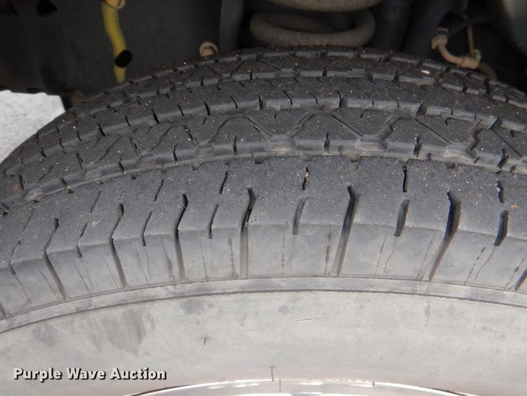 image for item HW9835 2014 Ford E450  shuttle bus