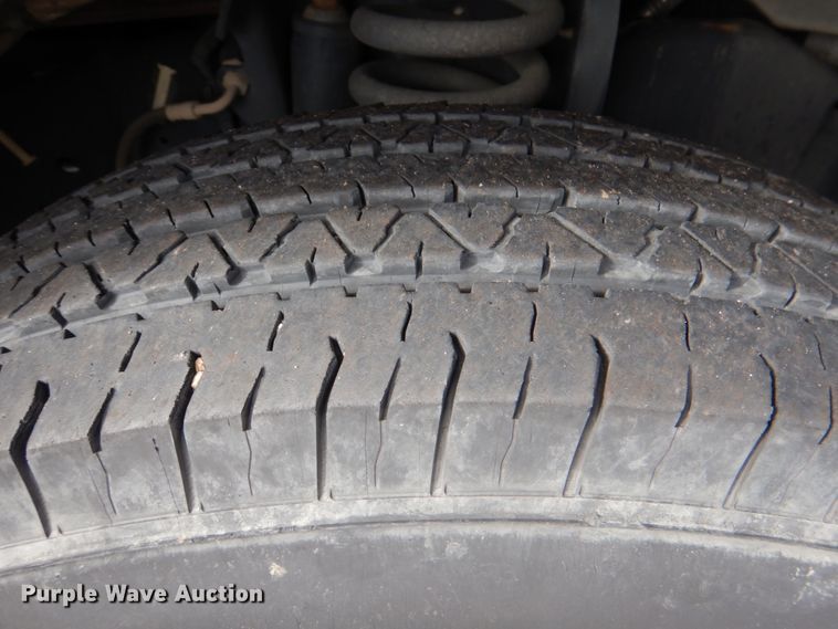 image for item HW9835 2014 Ford E450  shuttle bus