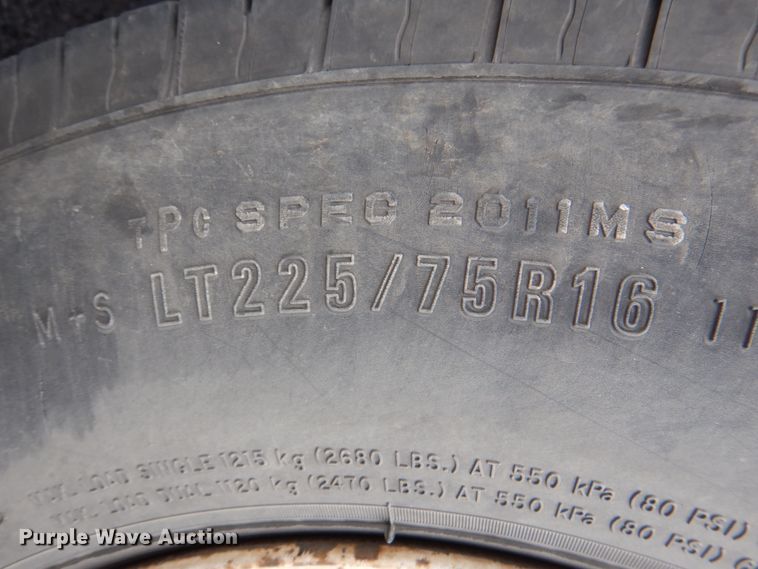 image for item HW9835 2014 Ford E450  shuttle bus