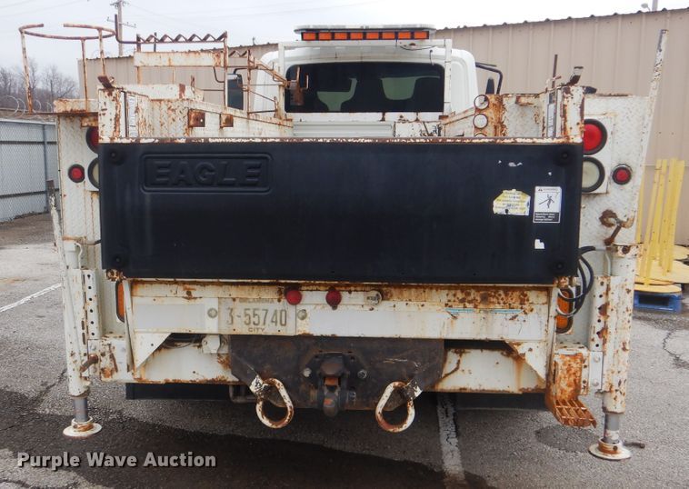 image for item HW9845 2004 International 4300  service truck