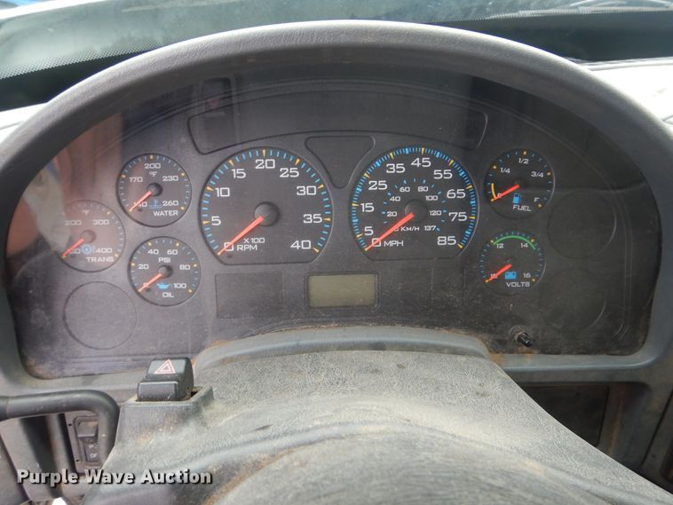 image for item HW9845 2004 International 4300  service truck