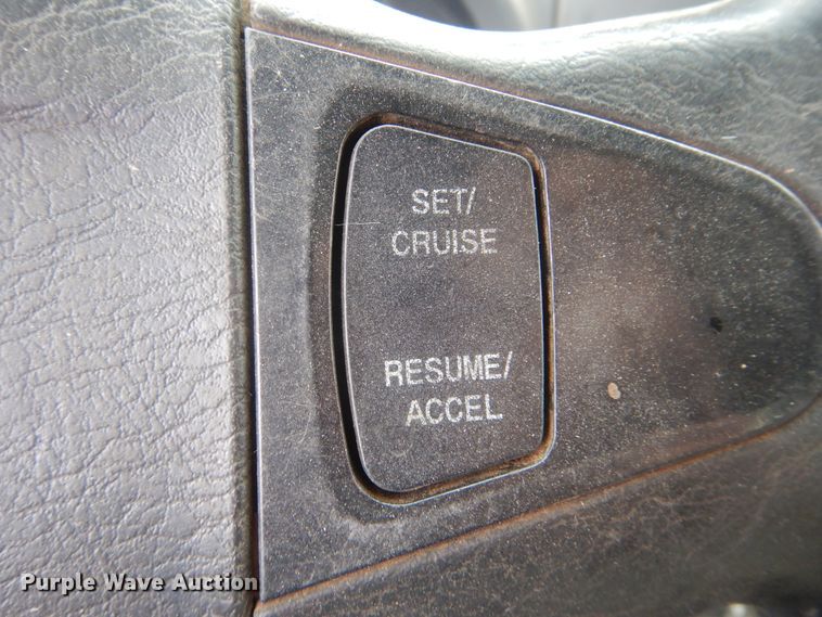 image for item HW9845 2004 International 4300  service truck