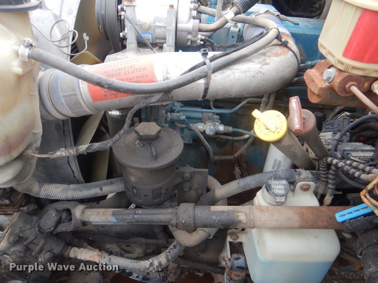 image for item HW9845 2004 International 4300  service truck