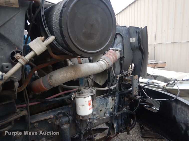 image for item HW9845 2004 International 4300  service truck