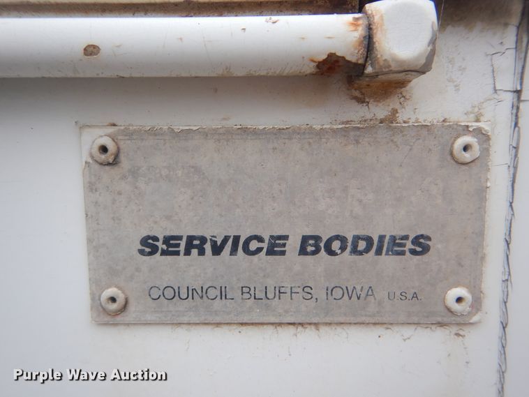 image for item HW9845 2004 International 4300  service truck