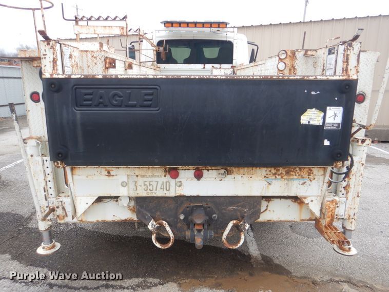 image for item HW9845 2004 International 4300  service truck