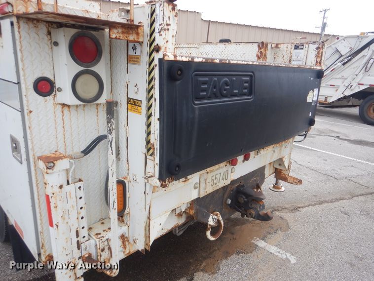 image for item HW9845 2004 International 4300  service truck