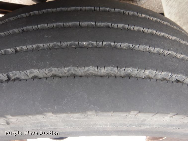 image for item HW9845 2004 International 4300  service truck