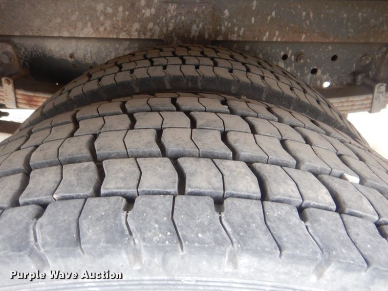 image for item HW9845 2004 International 4300  service truck