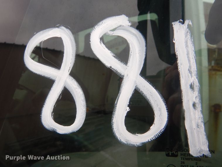 image for item HW9845 2004 International 4300  service truck