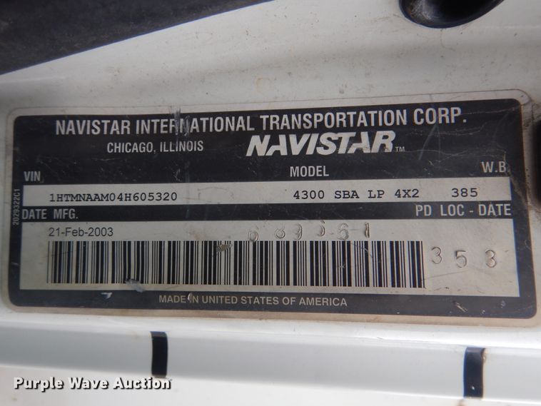 image for item HW9845 2004 International 4300  service truck