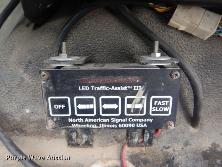 image for item HW9847 2006 Ford F450  flatbed truck