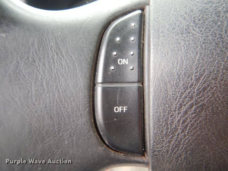 image for item HW9847 2006 Ford F450  flatbed truck