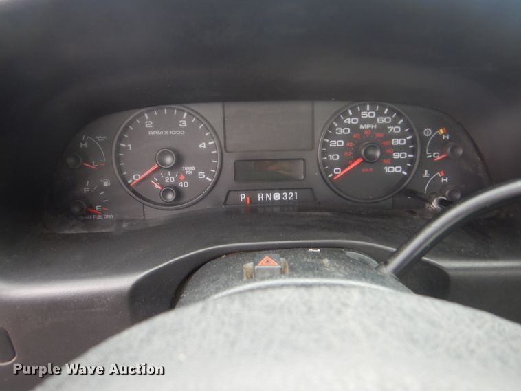 image for item HW9847 2006 Ford F450  flatbed truck