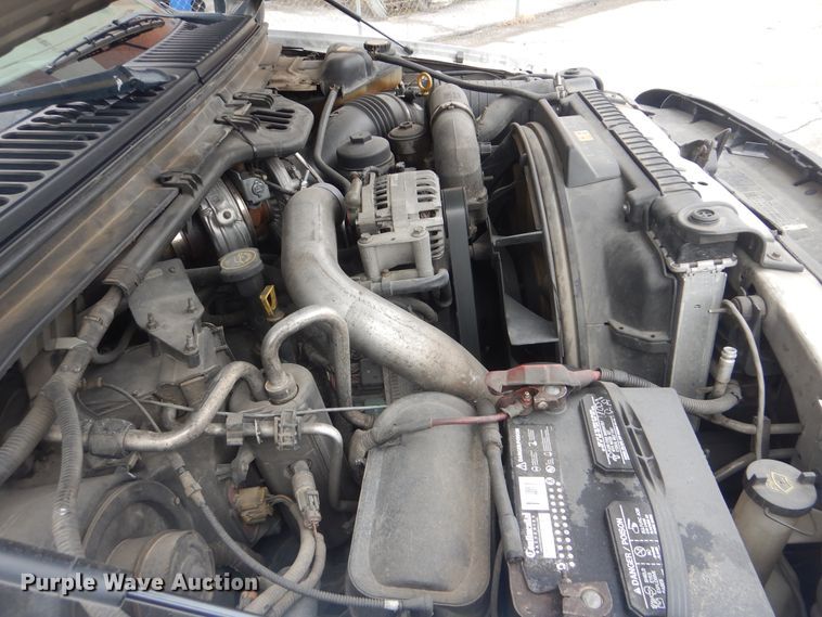 image for item HW9847 2006 Ford F450  flatbed truck