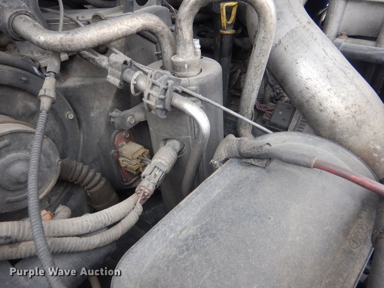 image for item HW9847 2006 Ford F450  flatbed truck