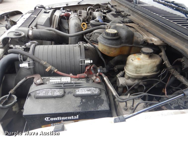 image for item HW9847 2006 Ford F450  flatbed truck