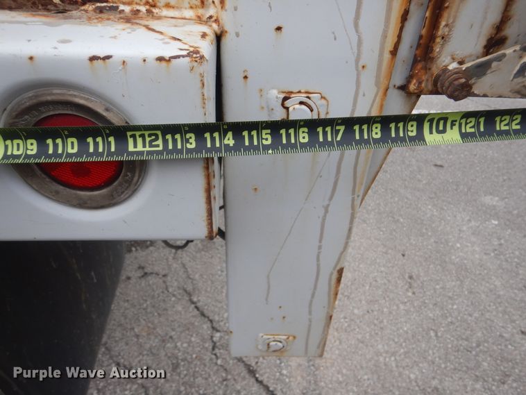 image for item HW9847 2006 Ford F450  flatbed truck