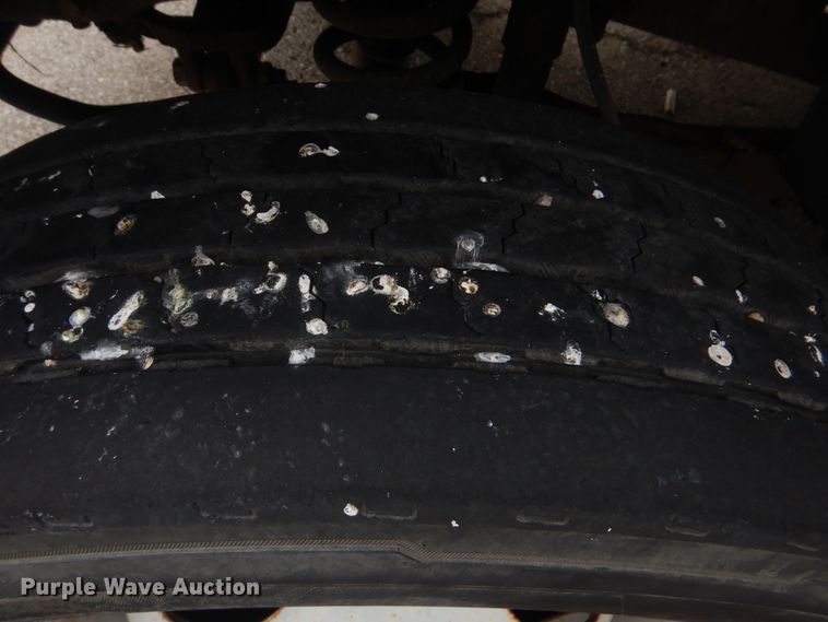 image for item HW9847 2006 Ford F450  flatbed truck