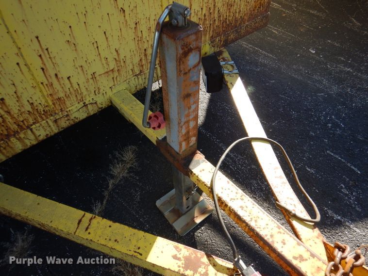 image for item DA5274 2004 Eagle Body enclosed cargo trailer