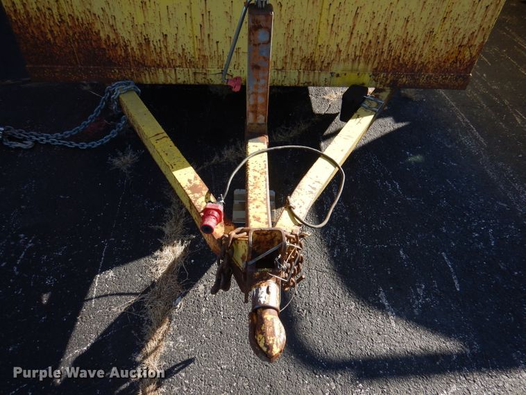 image for item DA5274 2004 Eagle Body enclosed cargo trailer