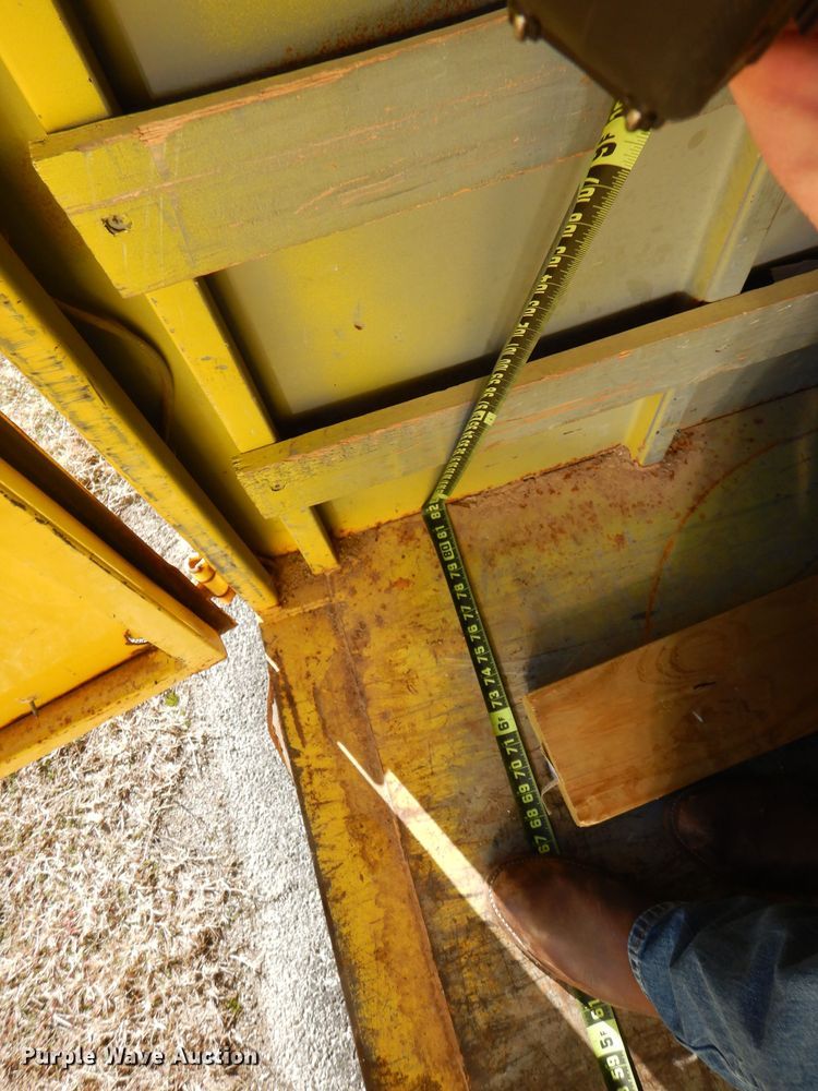 image for item DA5274 2004 Eagle Body enclosed cargo trailer