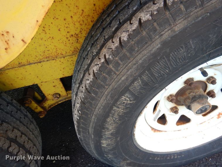 image for item DA5274 2004 Eagle Body enclosed cargo trailer