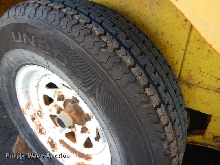 image for item DA5274 2004 Eagle Body enclosed cargo trailer