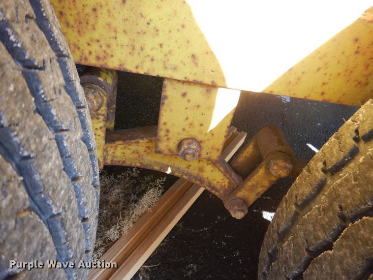 image for item DA5274 2004 Eagle Body enclosed cargo trailer