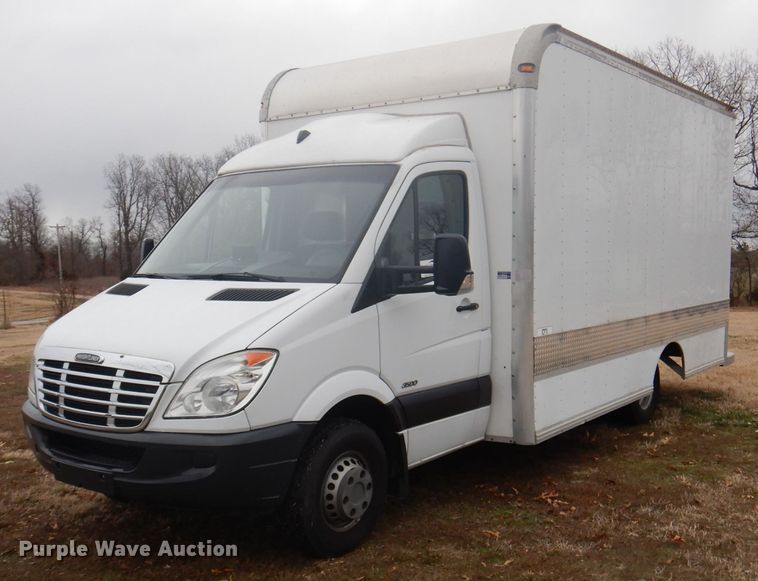 image for item DA5276 2012 Freightliner Sprinter 3500  box truck
