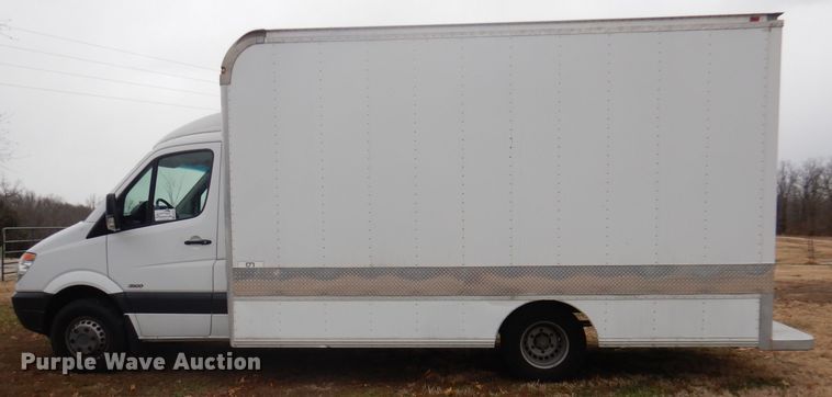 image for item DA5276 2012 Freightliner Sprinter 3500  box truck