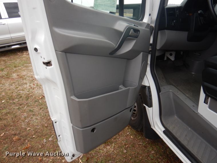 image for item DA5276 2012 Freightliner Sprinter 3500  box truck