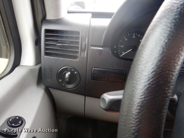 image for item DA5276 2012 Freightliner Sprinter 3500  box truck