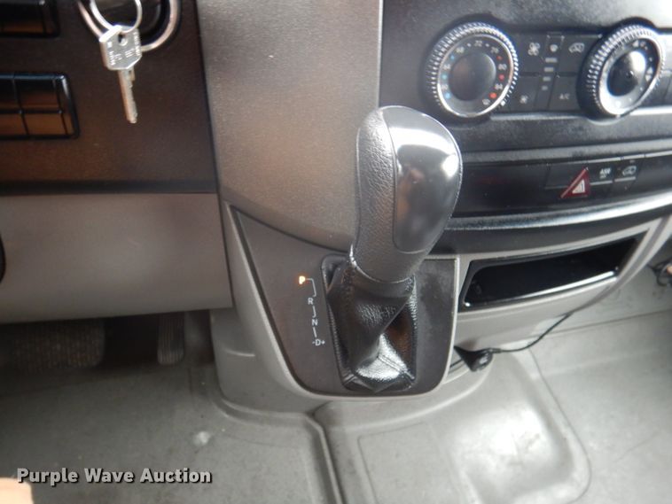 image for item DA5276 2012 Freightliner Sprinter 3500  box truck