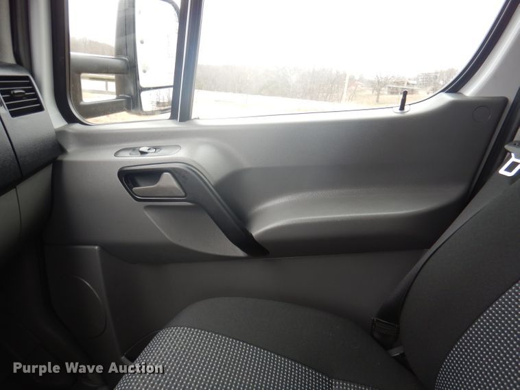 image for item DA5276 2012 Freightliner Sprinter 3500  box truck