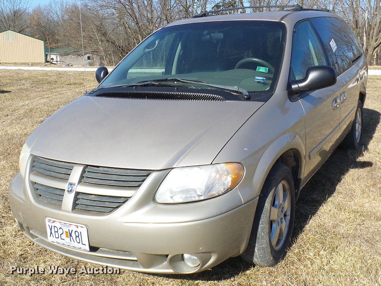 image for item DC2811 2005 Dodge Grand Caravan  van