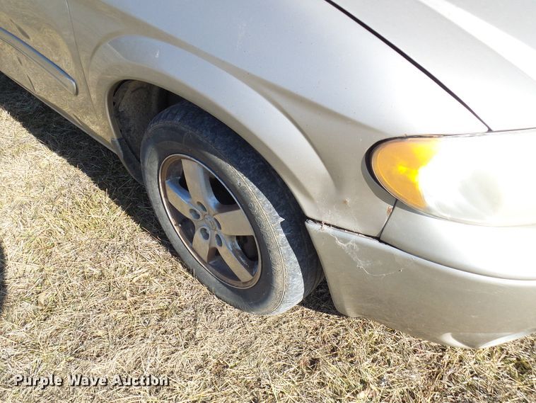 image for item DC2811 2005 Dodge Grand Caravan  van