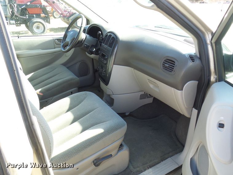 image for item DC2811 2005 Dodge Grand Caravan  van
