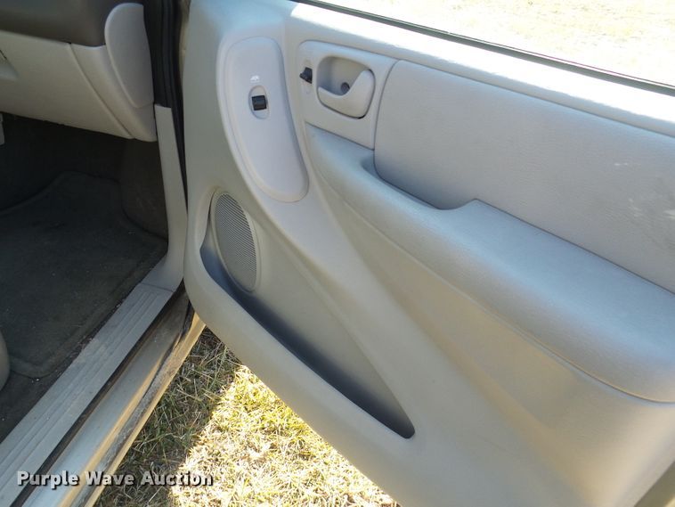image for item DC2811 2005 Dodge Grand Caravan  van