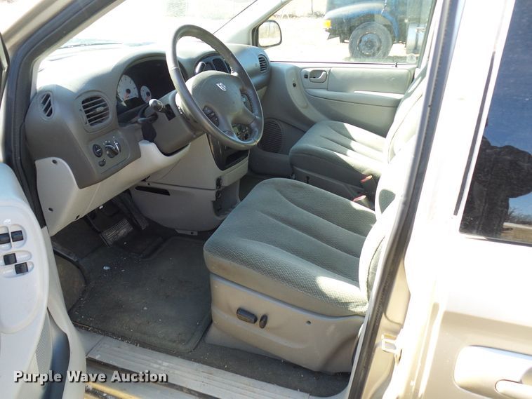 image for item DC2811 2005 Dodge Grand Caravan  van