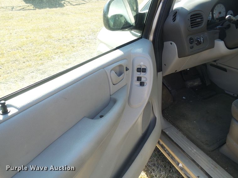 image for item DC2811 2005 Dodge Grand Caravan  van