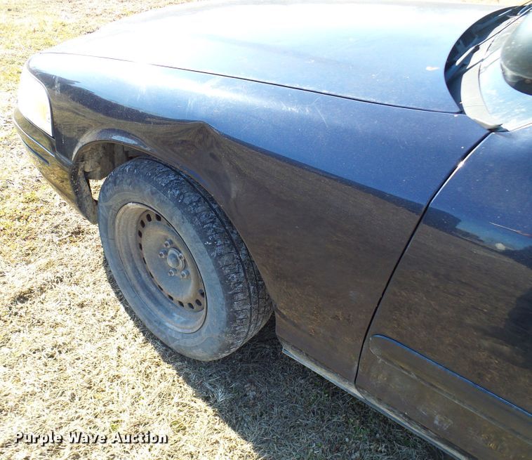 image for item DC2816 2001 Ford Crown Victoria Police Interceptor